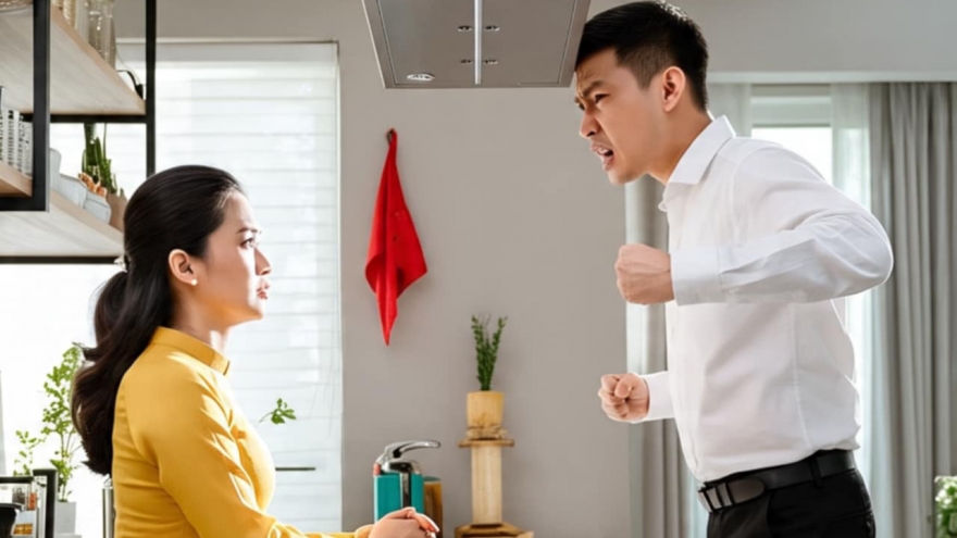 Chồng luôn đay nghiến vì tôi trót kể chuyện quá khứ yêu đương